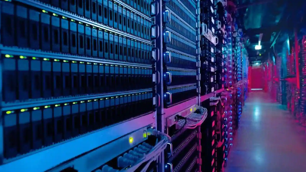 Data Centers with Channel Redundancy